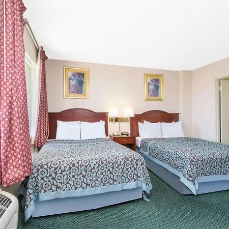 Blue Way Inn&Suites Wichita East Extérieur photo